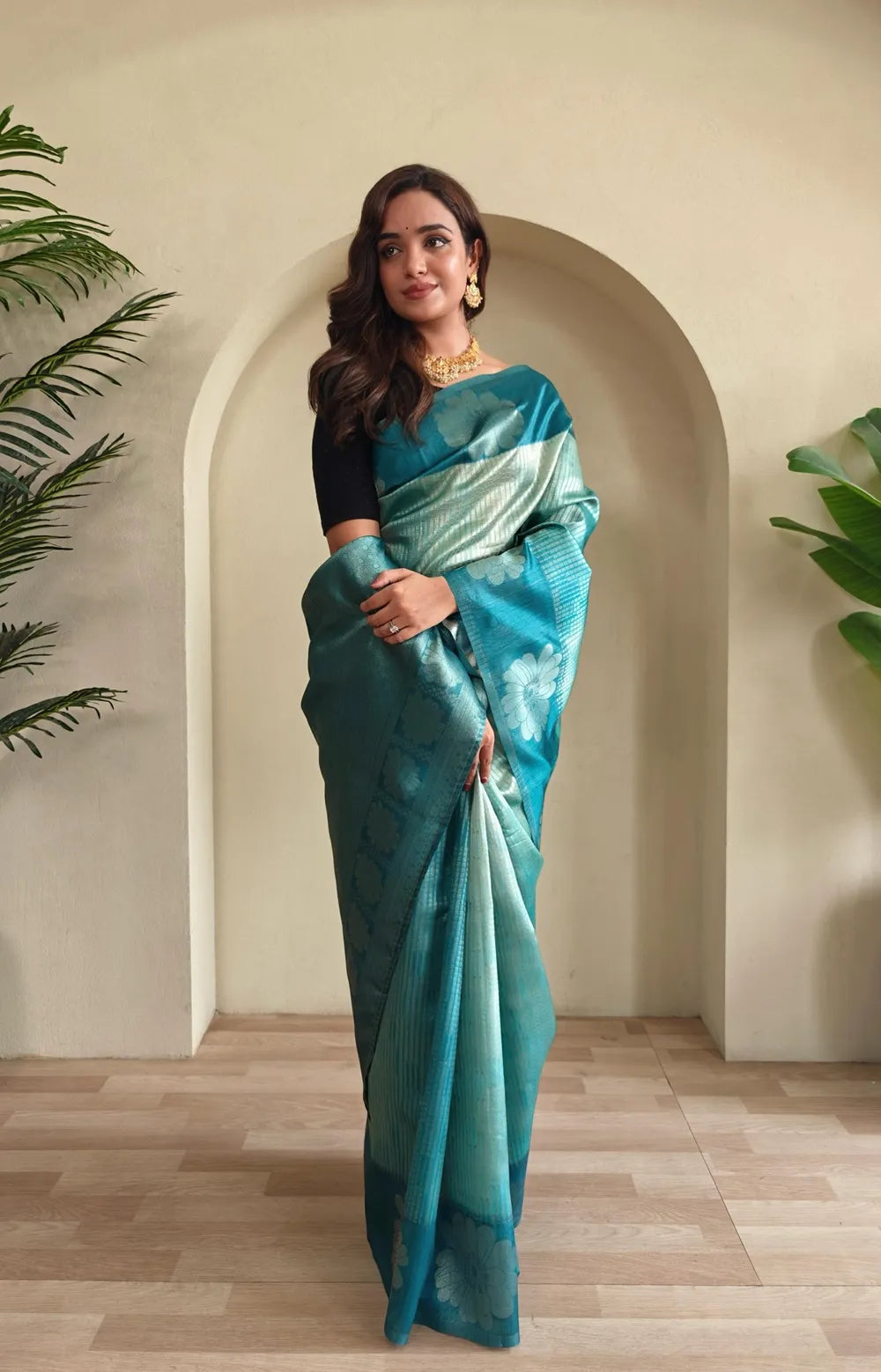 Premium Silk Weaving Saree with Banarasi Zari Work – Veenari Festive Collection (Peacock Green)