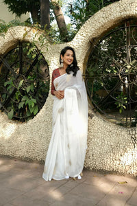 Premium White Linen Saree with Zari & Ajrakh Blouse | Elegant Pallu Design